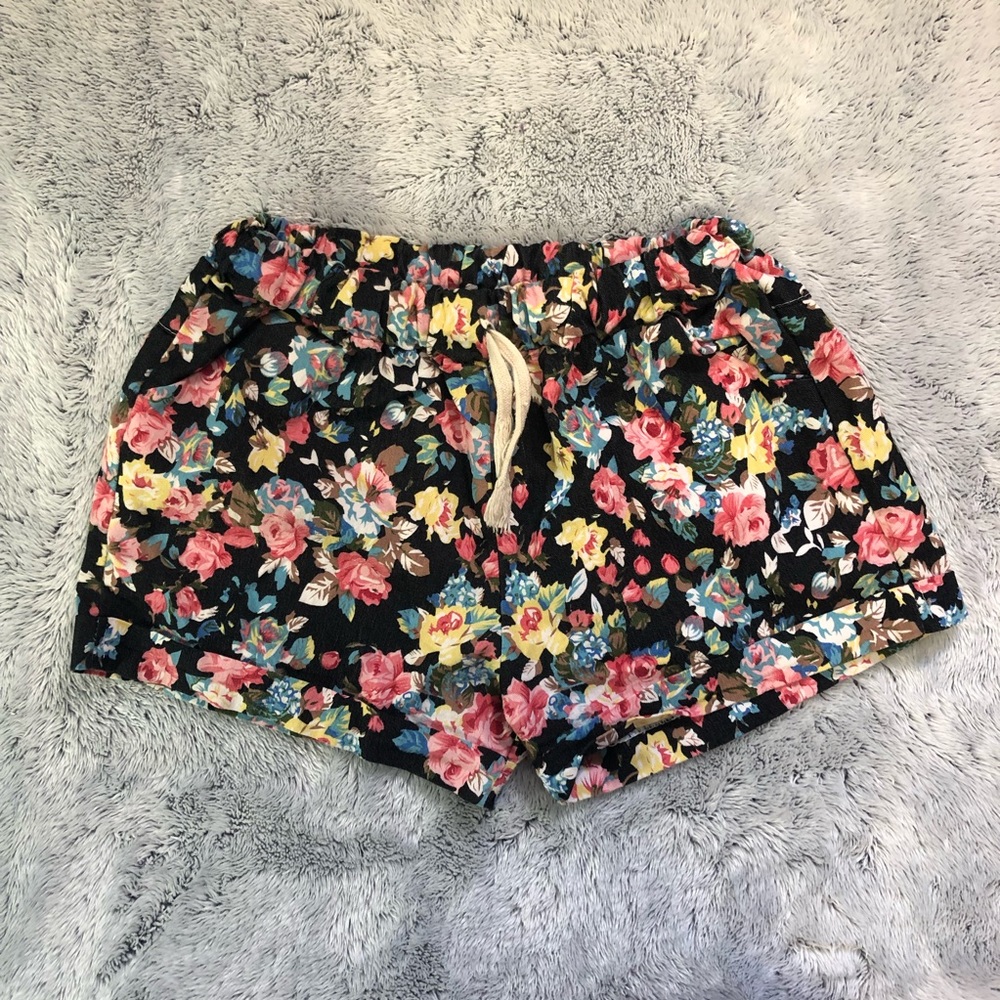 Flower Pattern Shorts with POCKETS